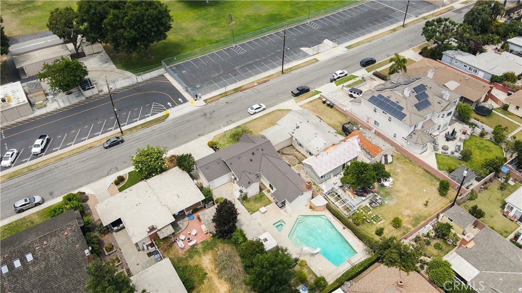 17610 Roseton Avenue