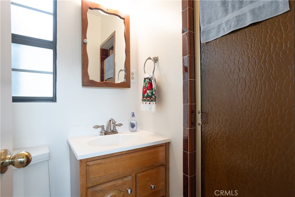 17610 Roseton Avenue