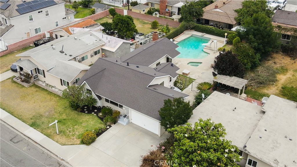 17610 Roseton Avenue