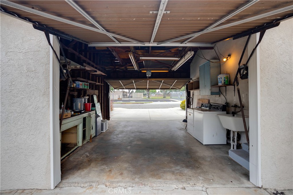 17610 Roseton Avenue