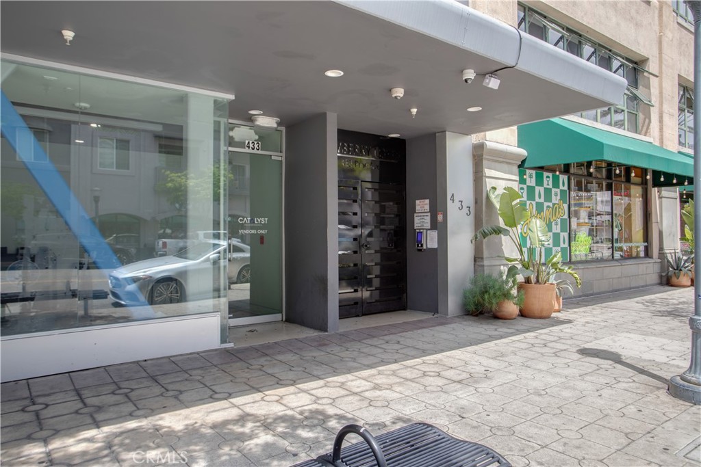 433 Pine Avenue 308