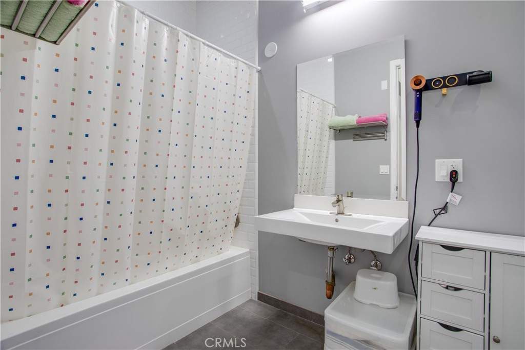 433 Pine Avenue 308