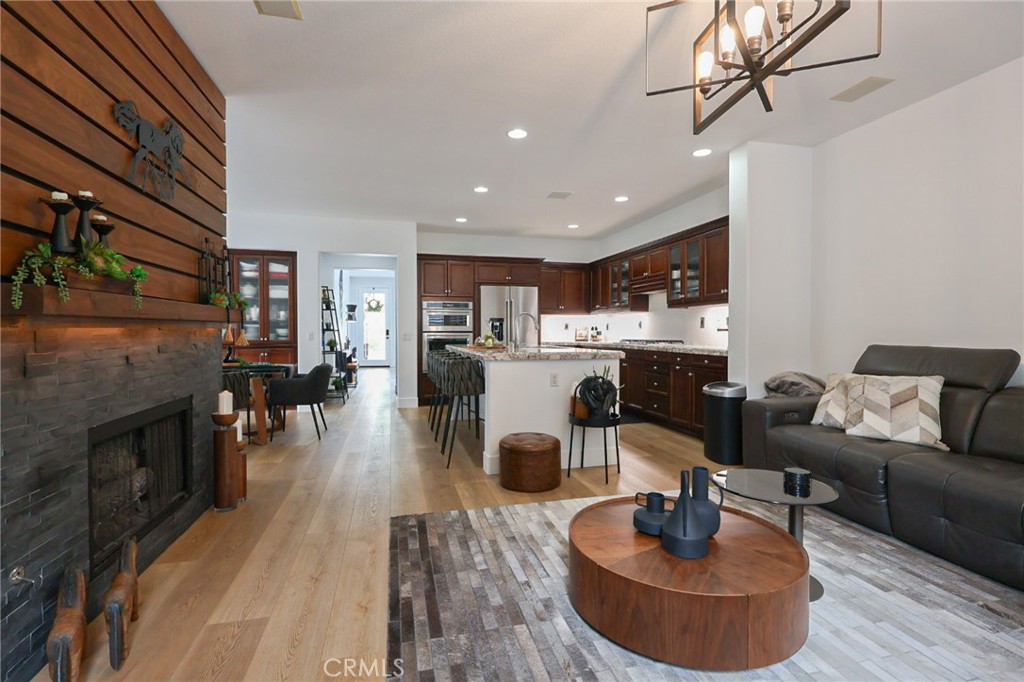 8 Terrastar Lane