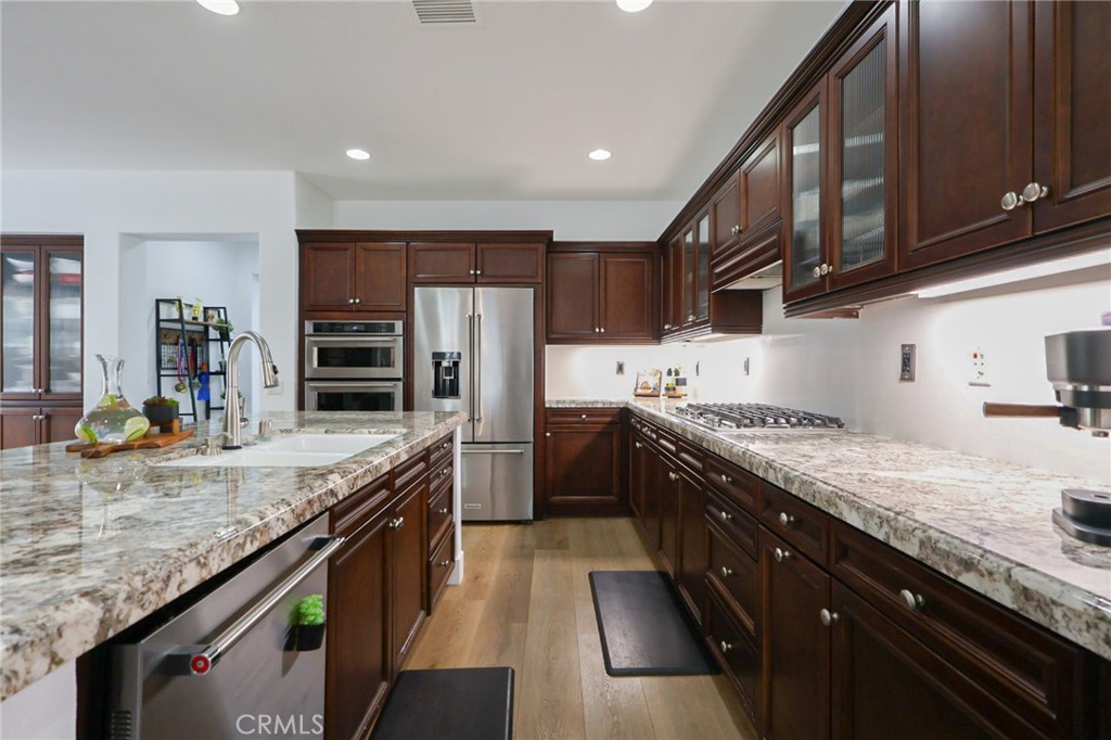 8 Terrastar Lane