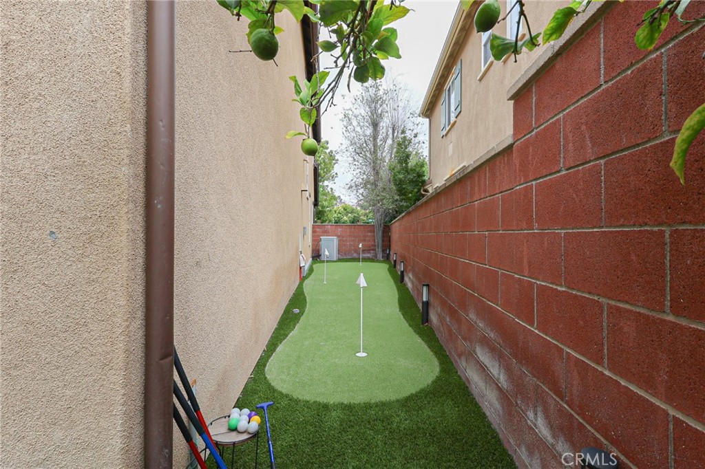 8 Terrastar Lane