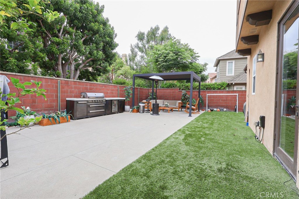 8 Terrastar Lane