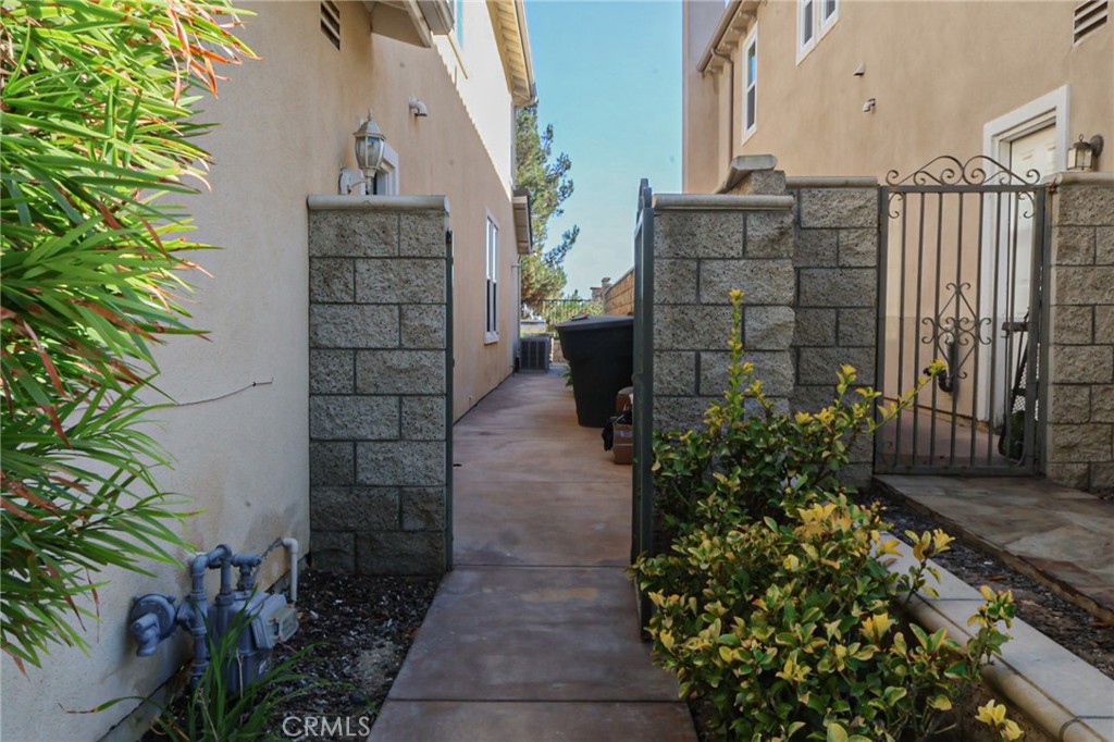 17160 Fremont Lane