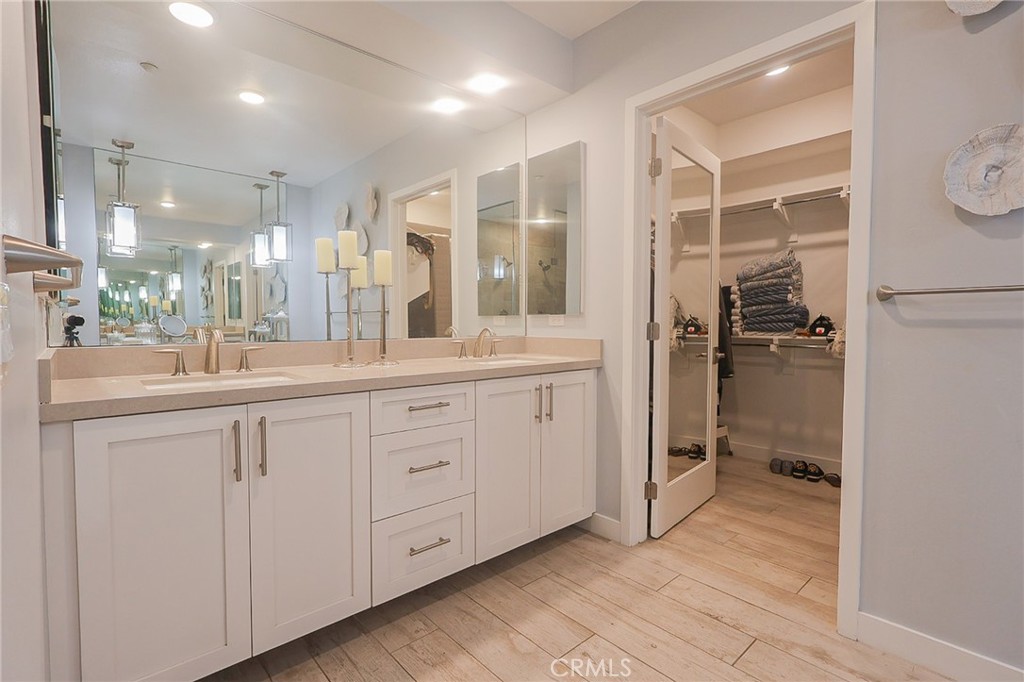 700 S The Strand 202