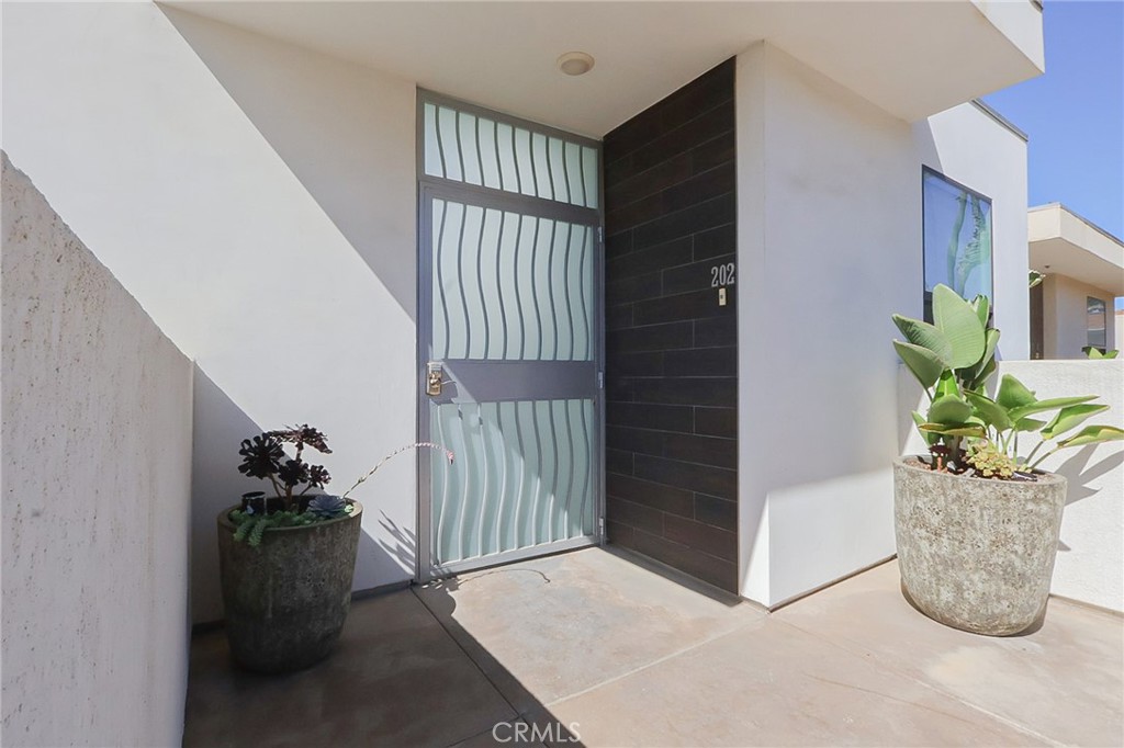 700 S The Strand 202