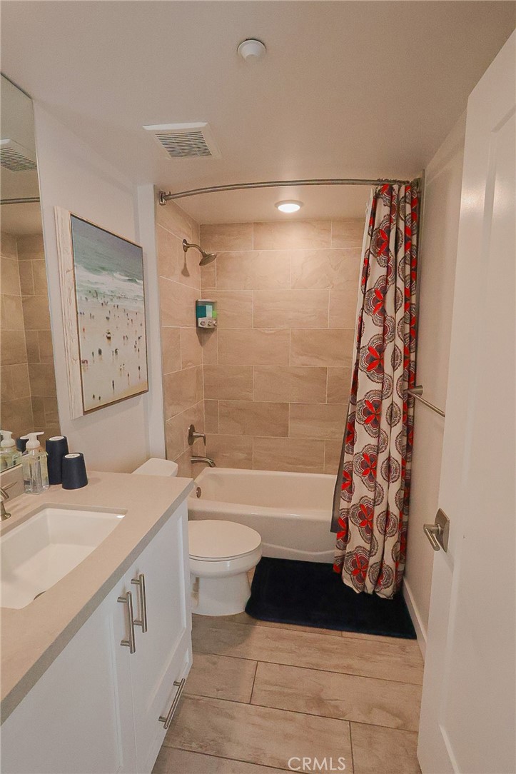 700 S The Strand 202