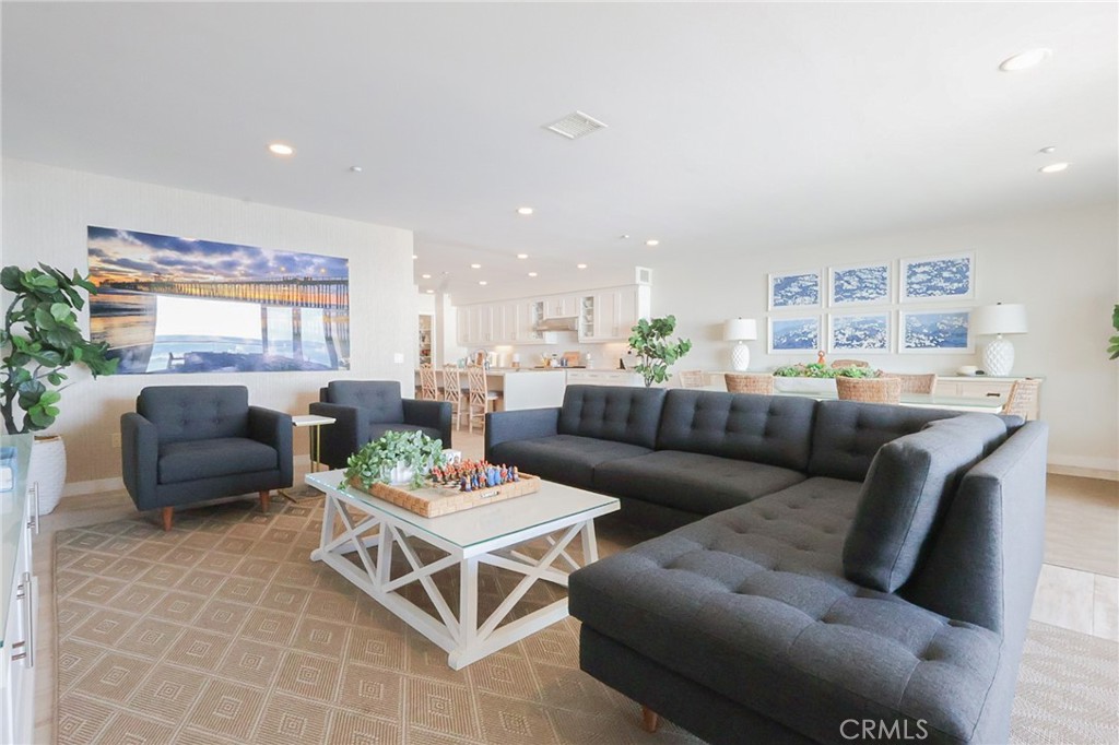 700 S The Strand 202