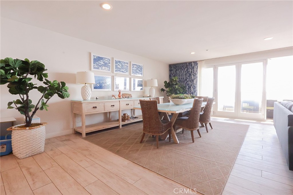 700 S The Strand 202