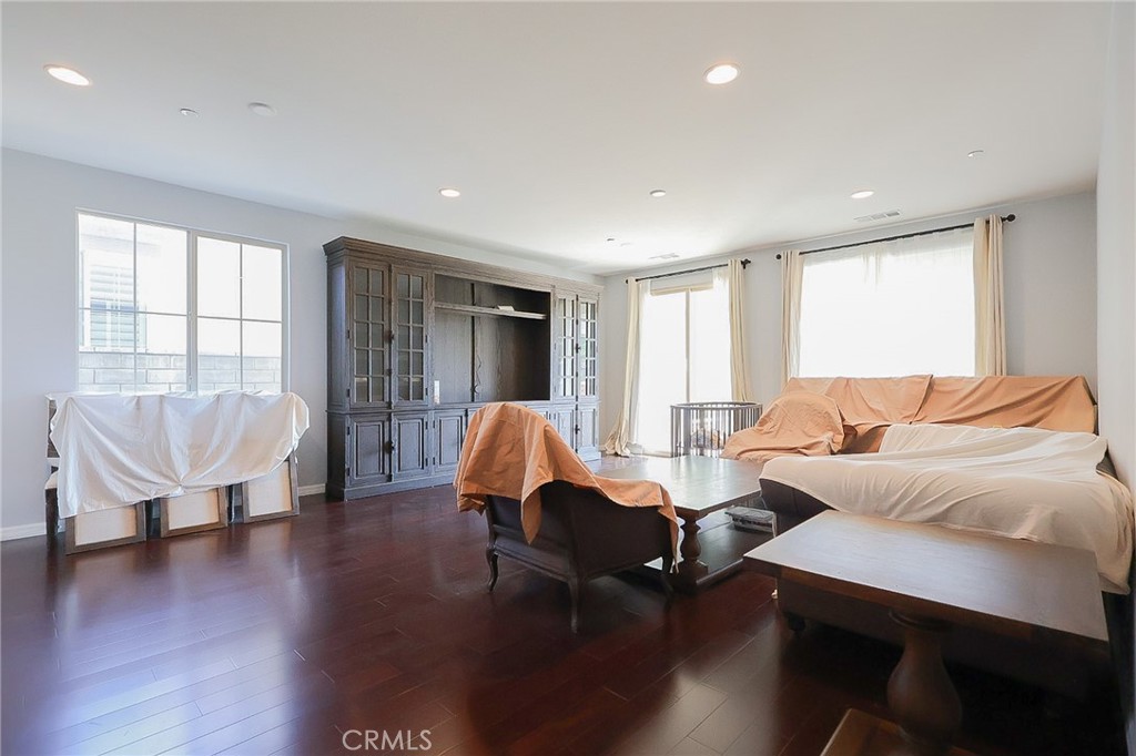 7618 Hertz Place