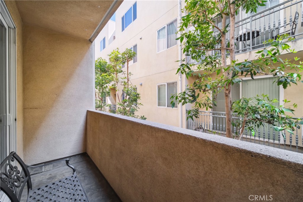 13951 Sherman Way 204