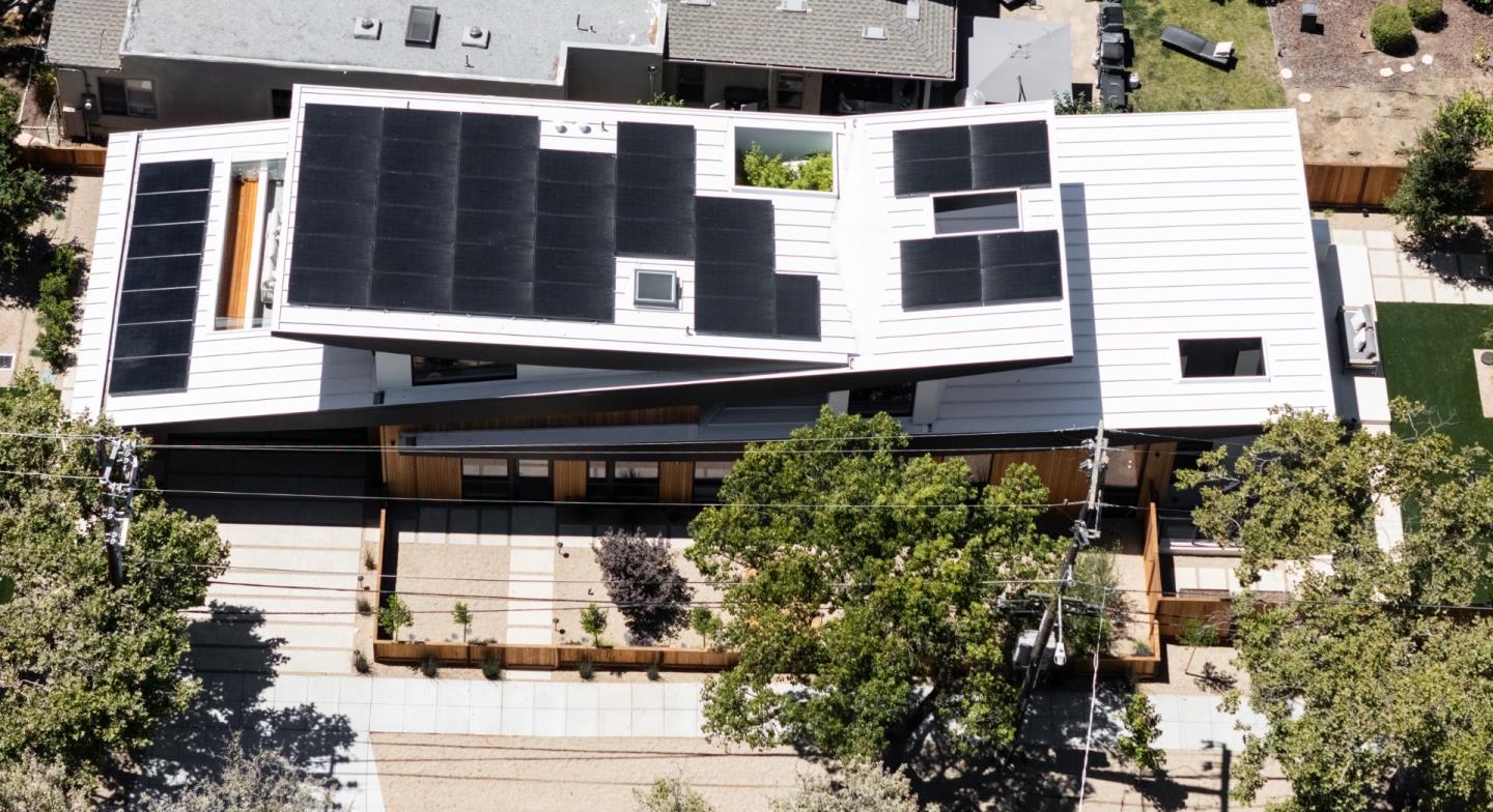 596 Franklin Street
