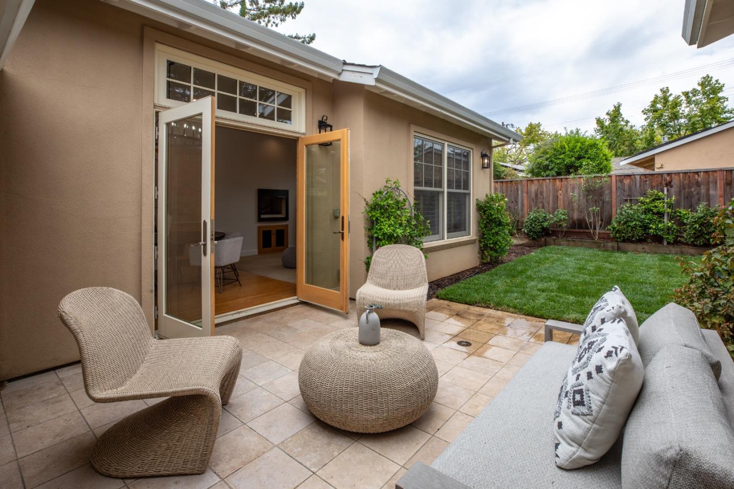 2121 Creeden WAY