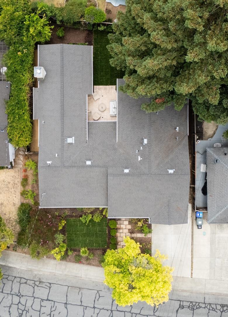 2121 Creeden WAY