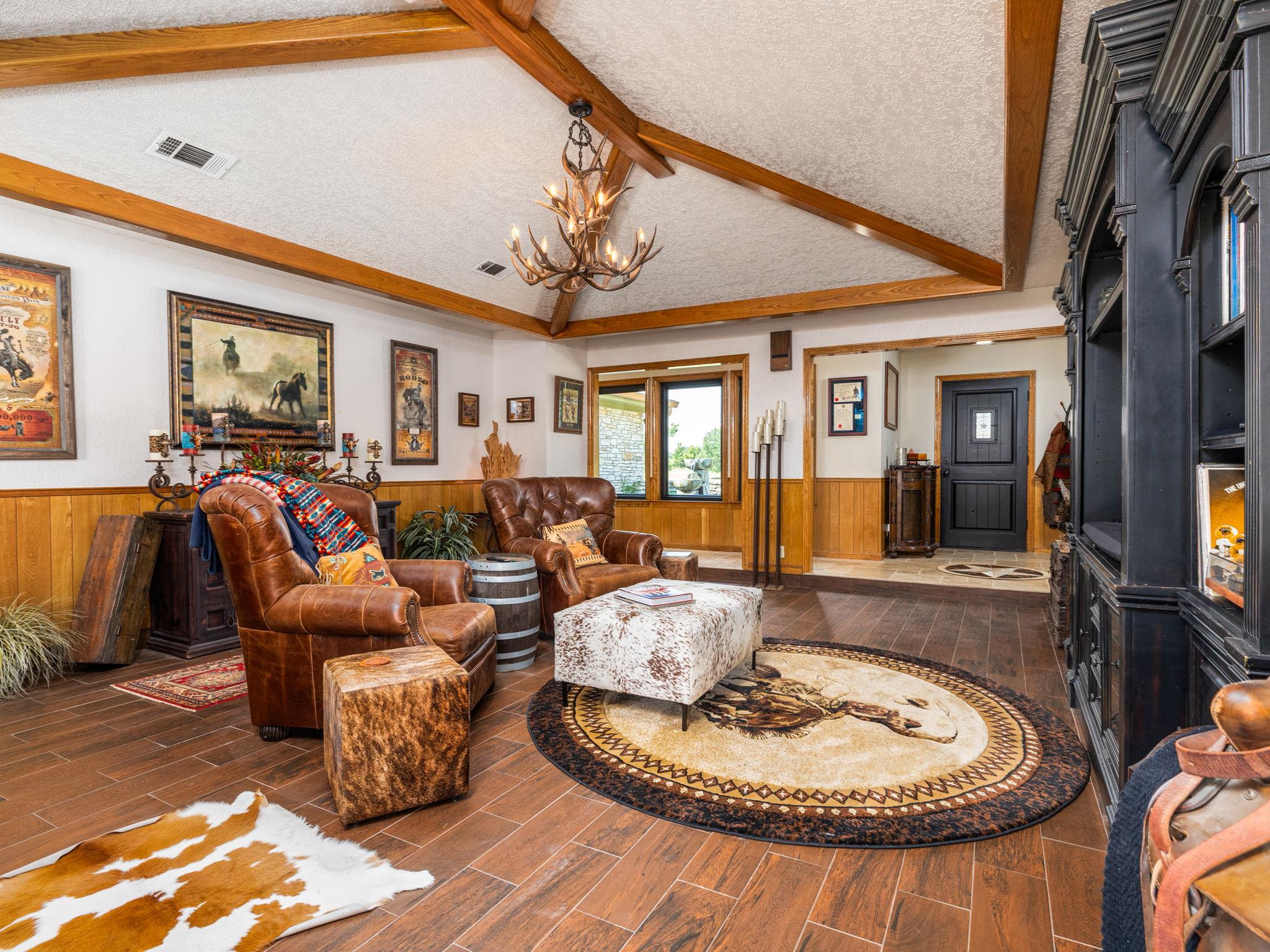 1045 Private Road 7005