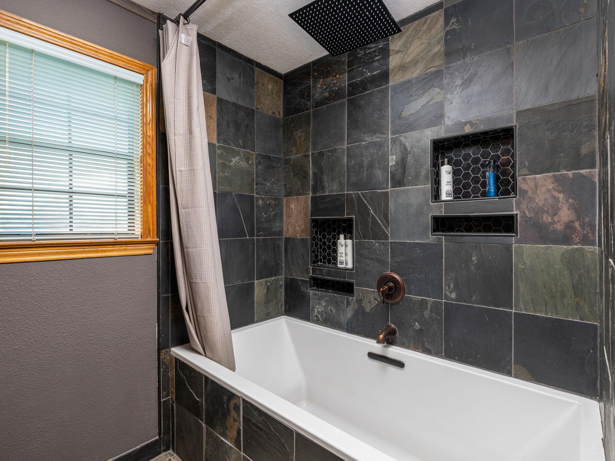 1045 Private Road 7005