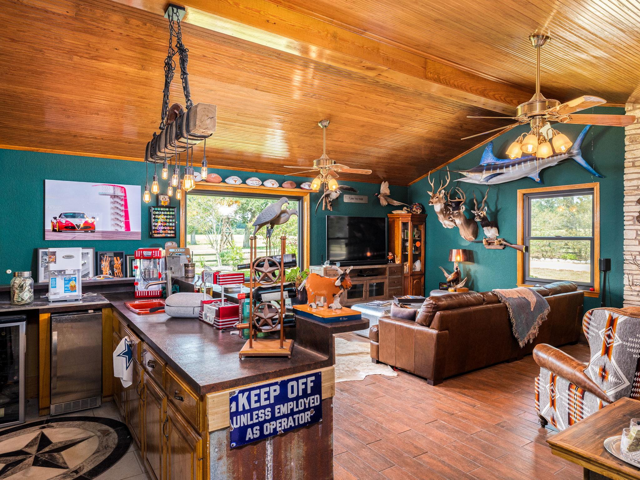 1045 Private Road 7005