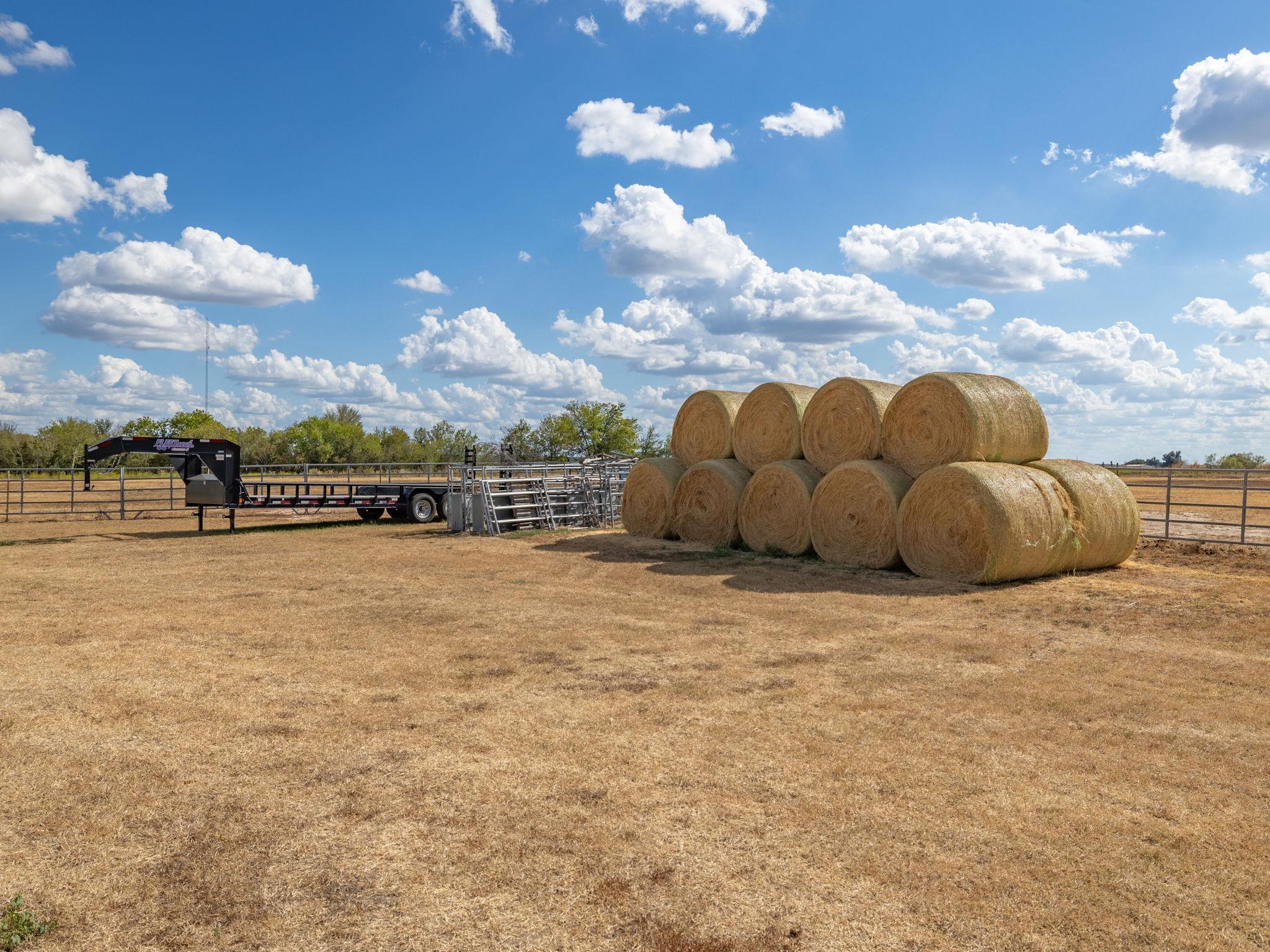 1801 County Road 470, Coupland