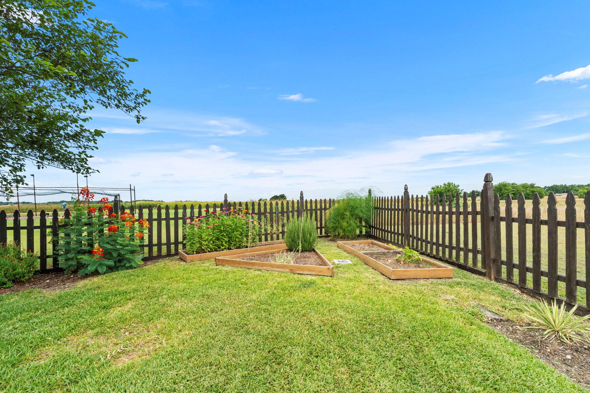 104 Madison LN