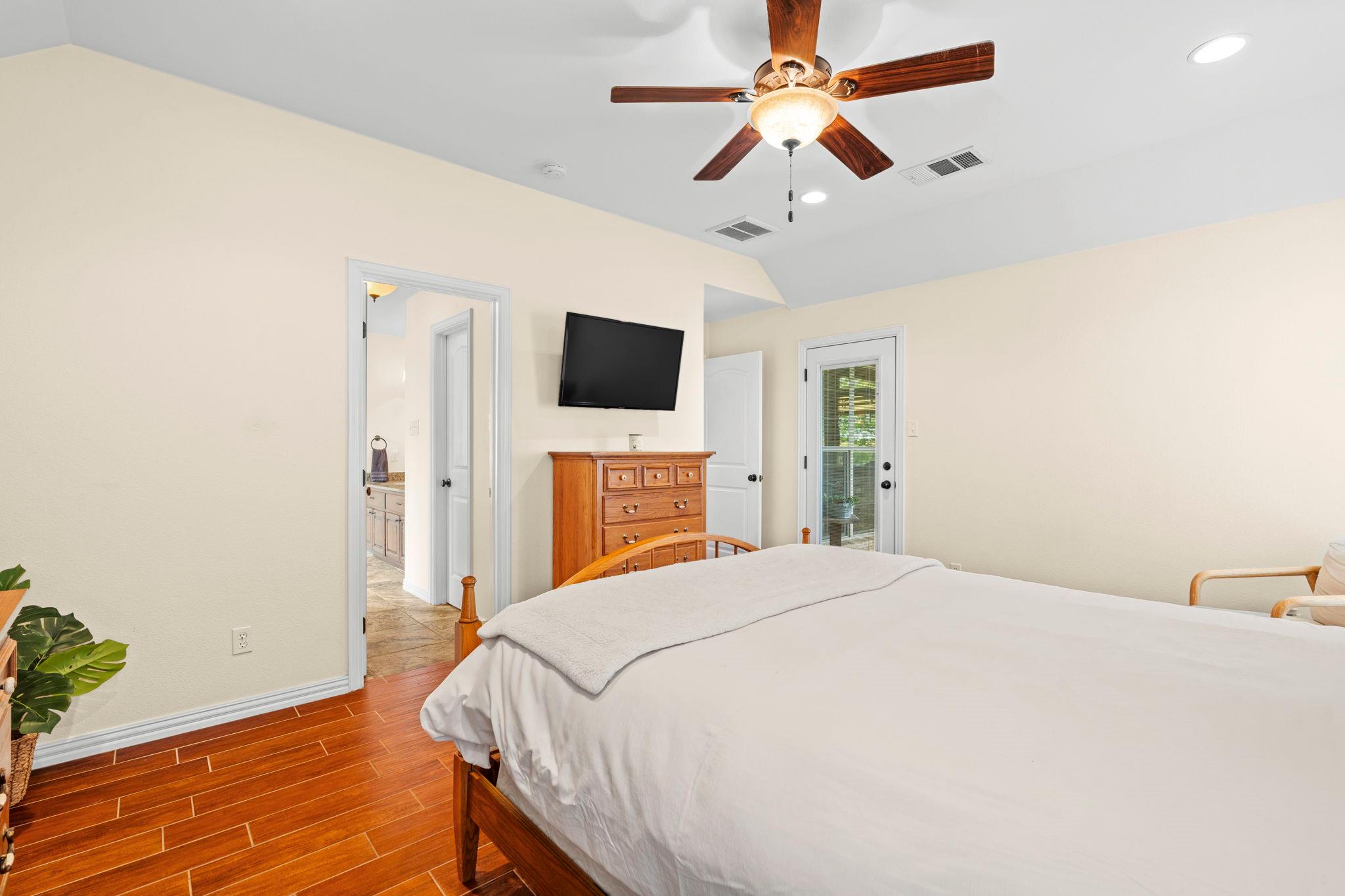 104 Madison LN