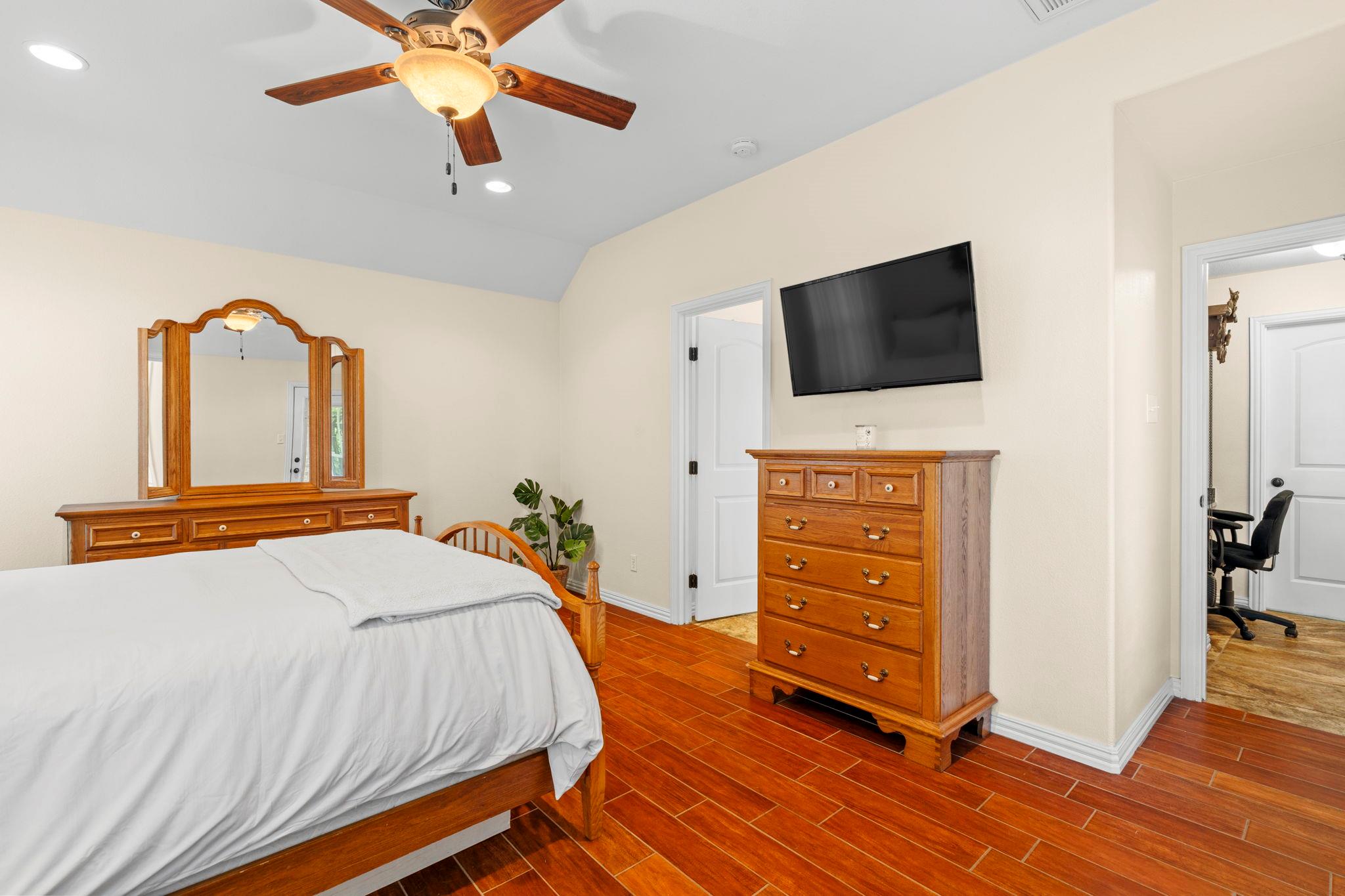 104 Madison LN
