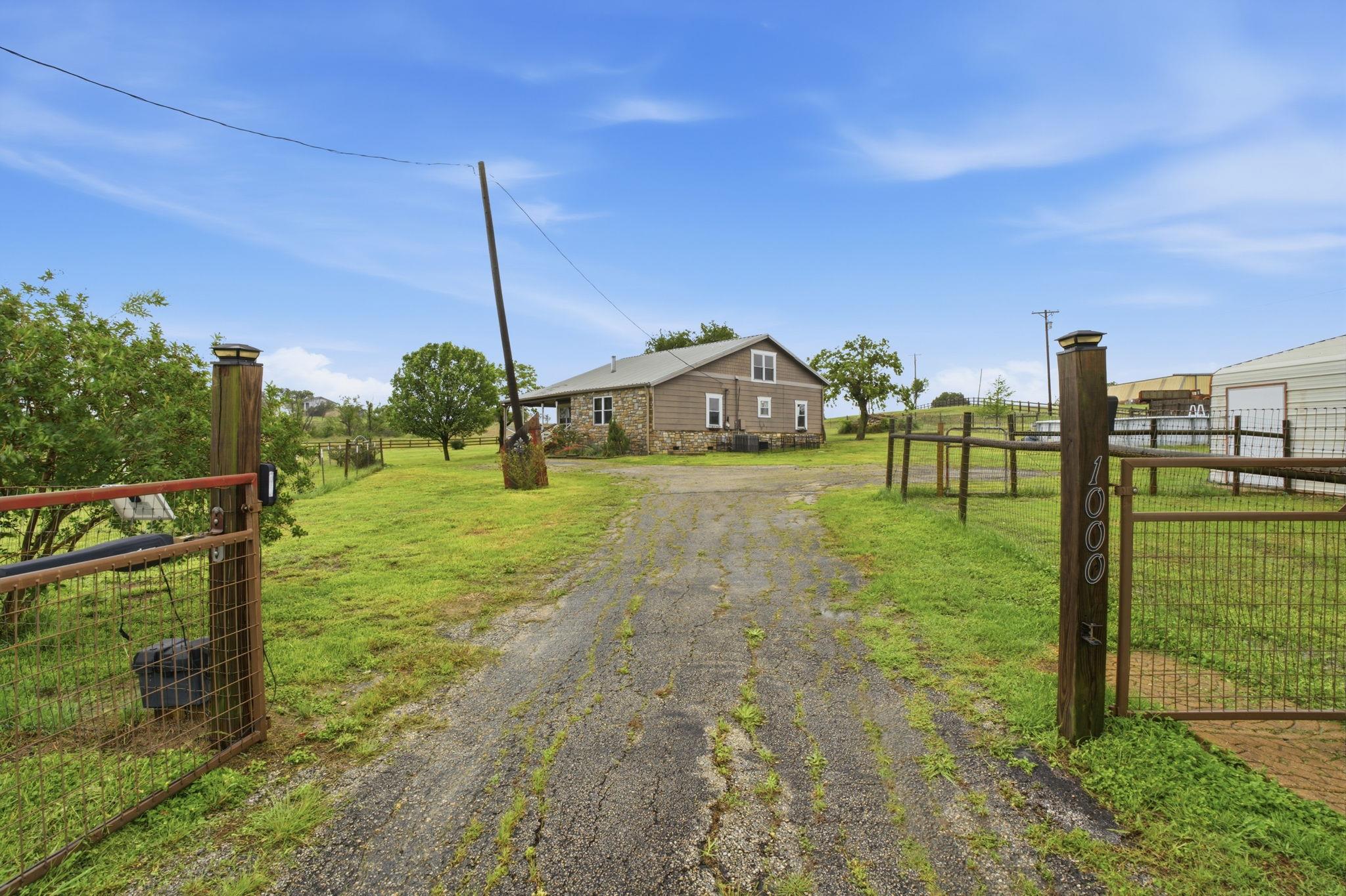 1000 County Road 458