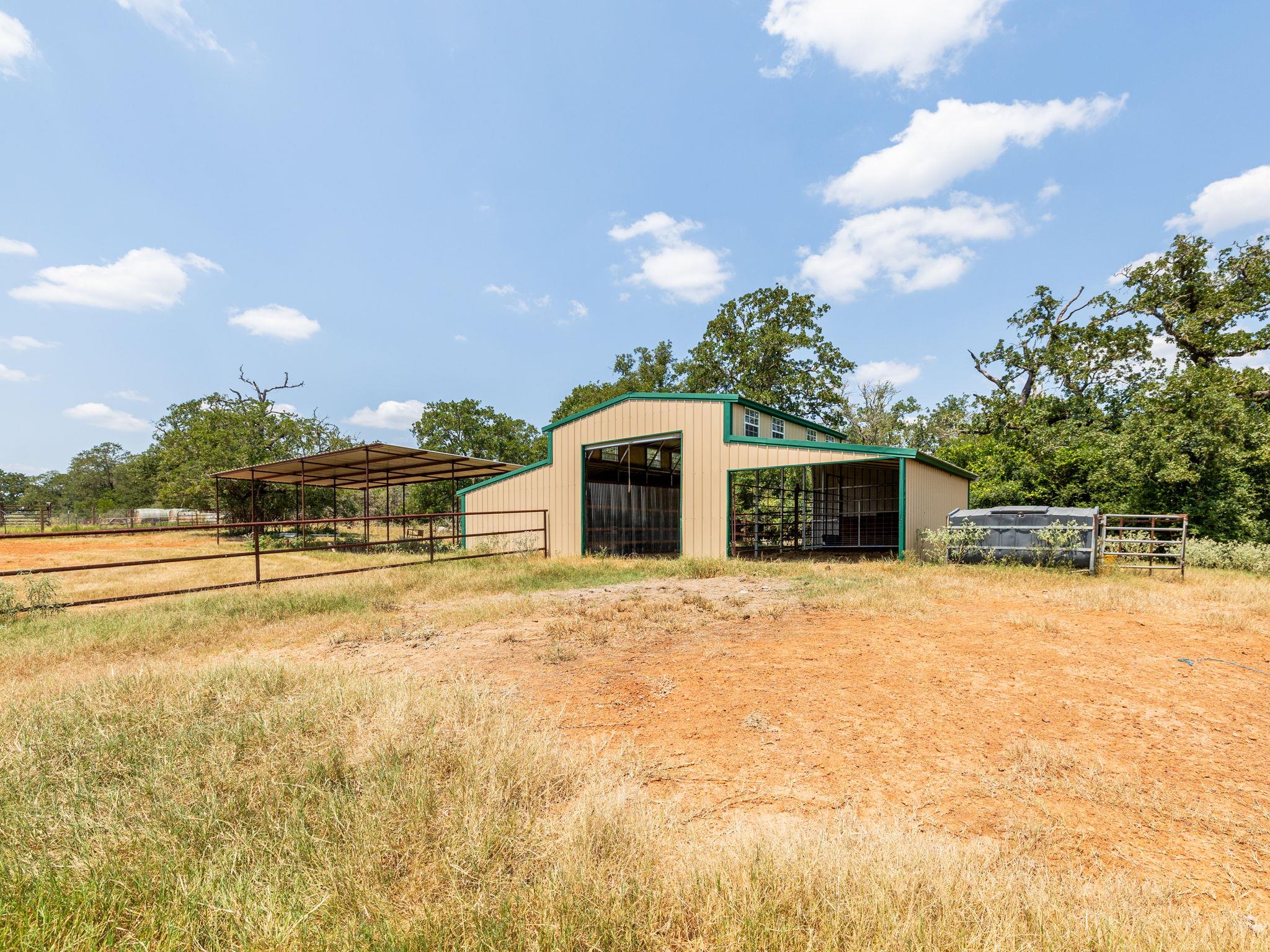 1045 Private Road 7005, Lexington