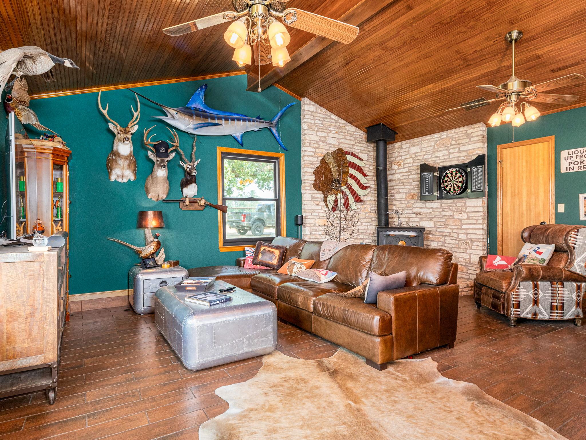 1045 Private Road 7005, Lexington
