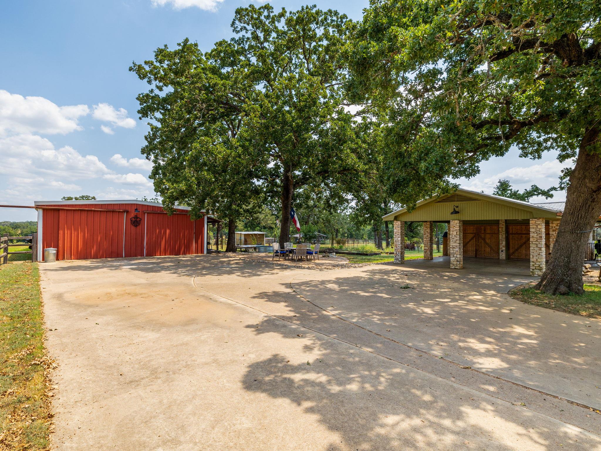 1045 Private Road 7005, Lexington