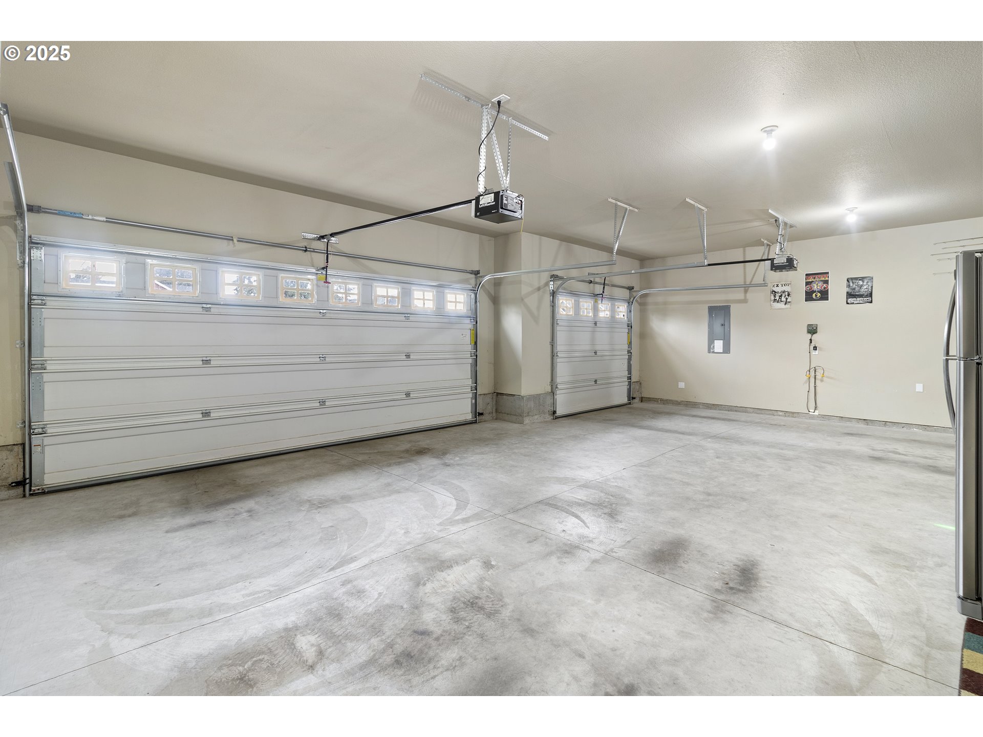 2363 THOMAS CT