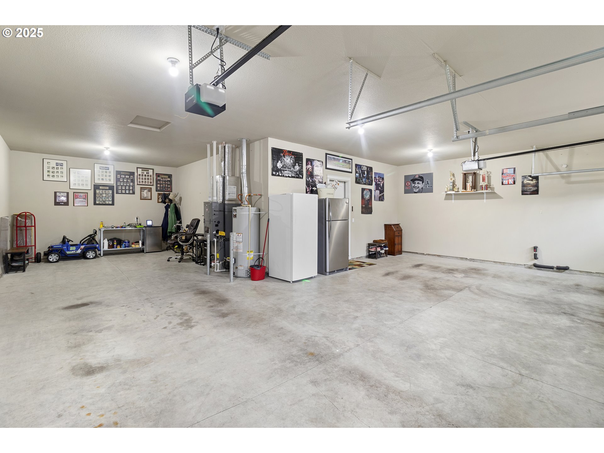 2363 THOMAS CT