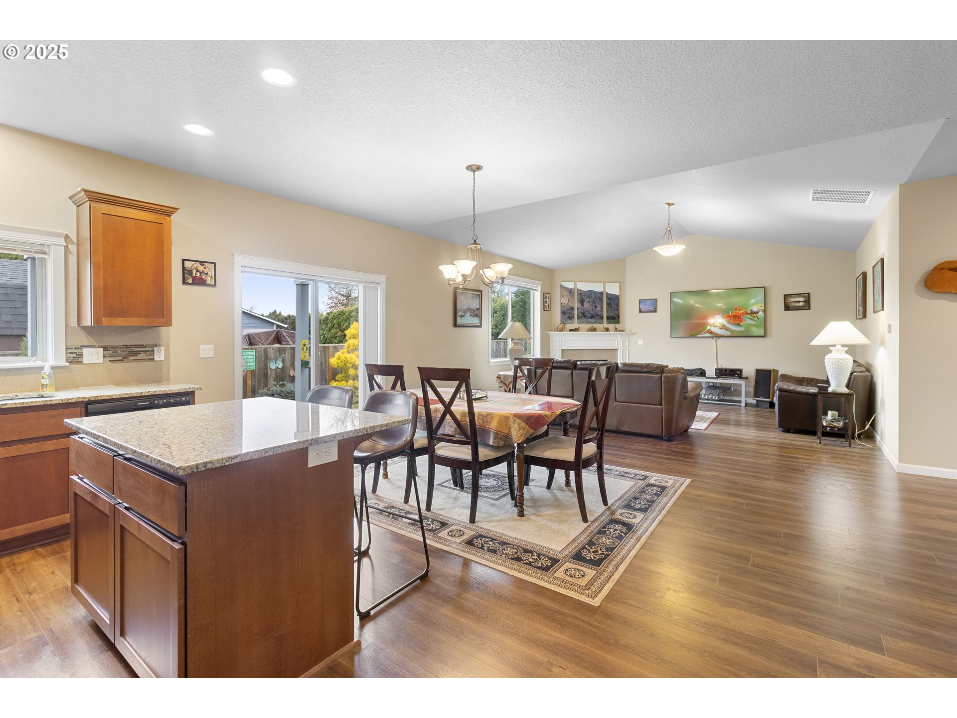 2363 THOMAS CT