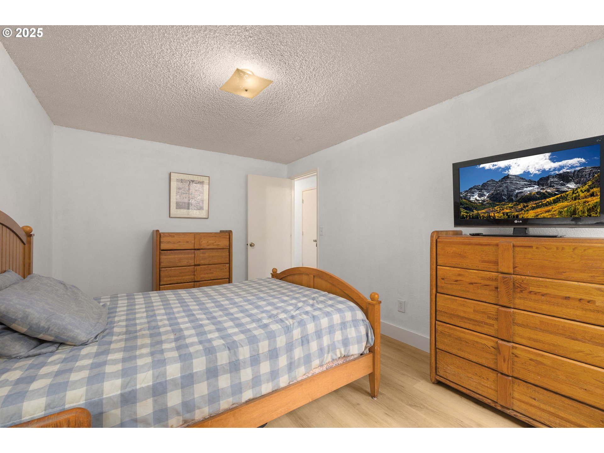 44 EAGLE CREST DR 19