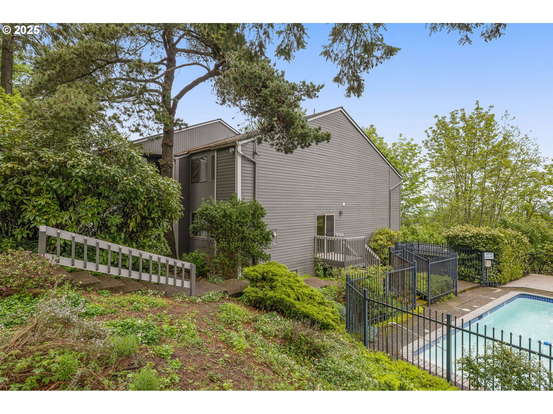 44 EAGLE CREST DR 19