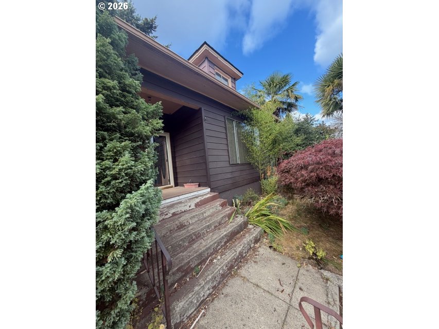 4305 NE 12TH AVE