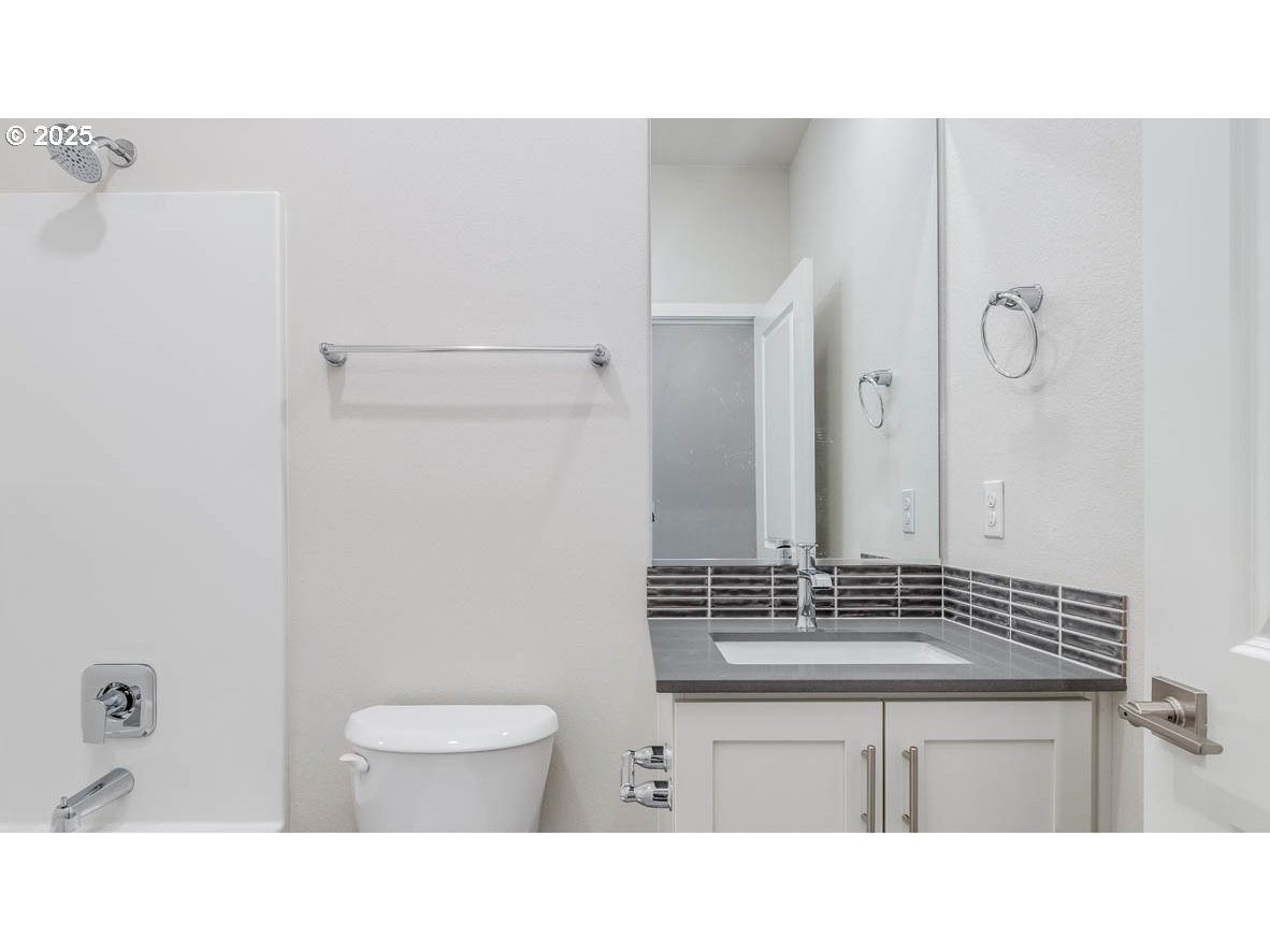 16681 SE Crossland ST