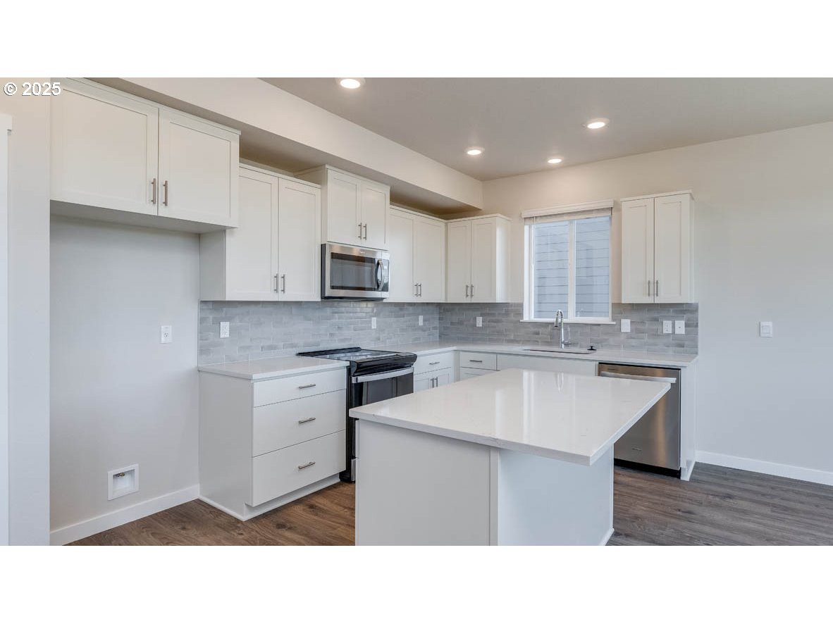 16681 SE Crossland ST