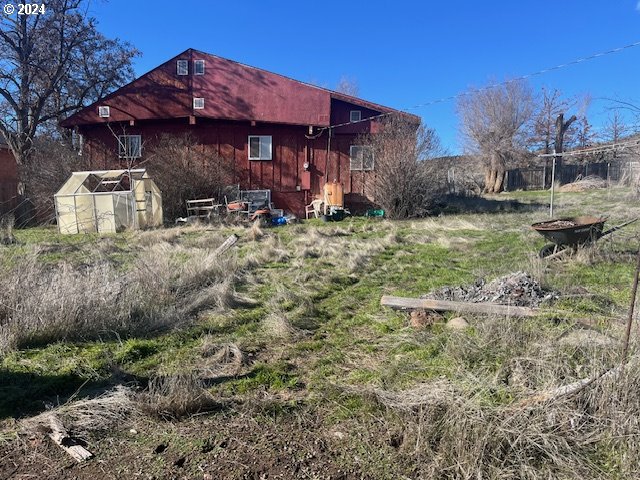 302 BLUE ROCK RD