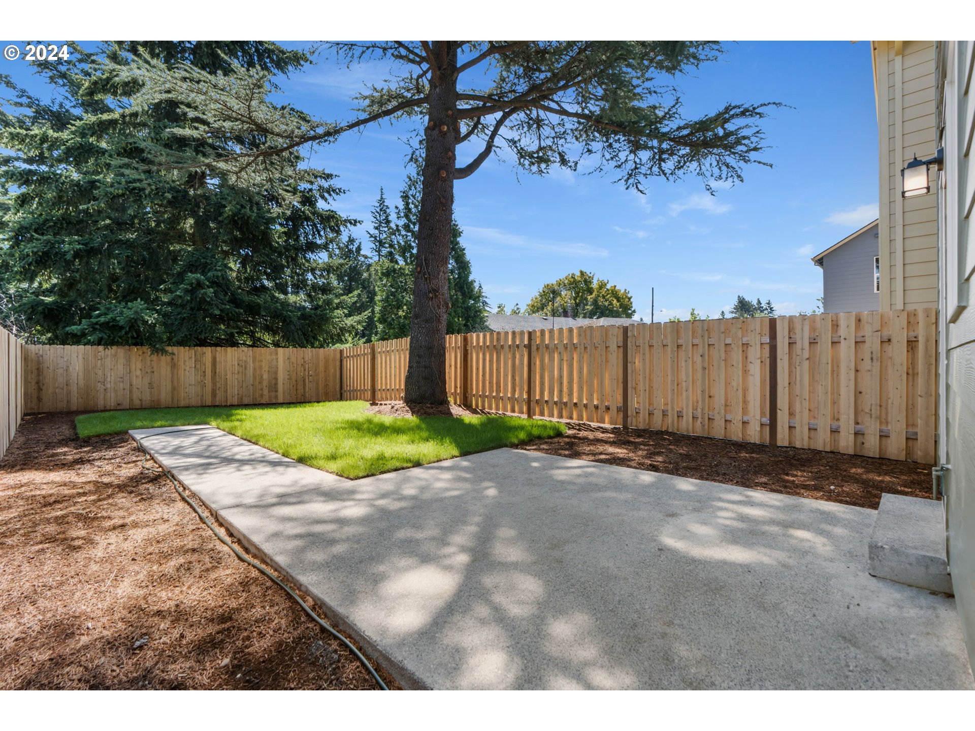 954 NE 126th AVE