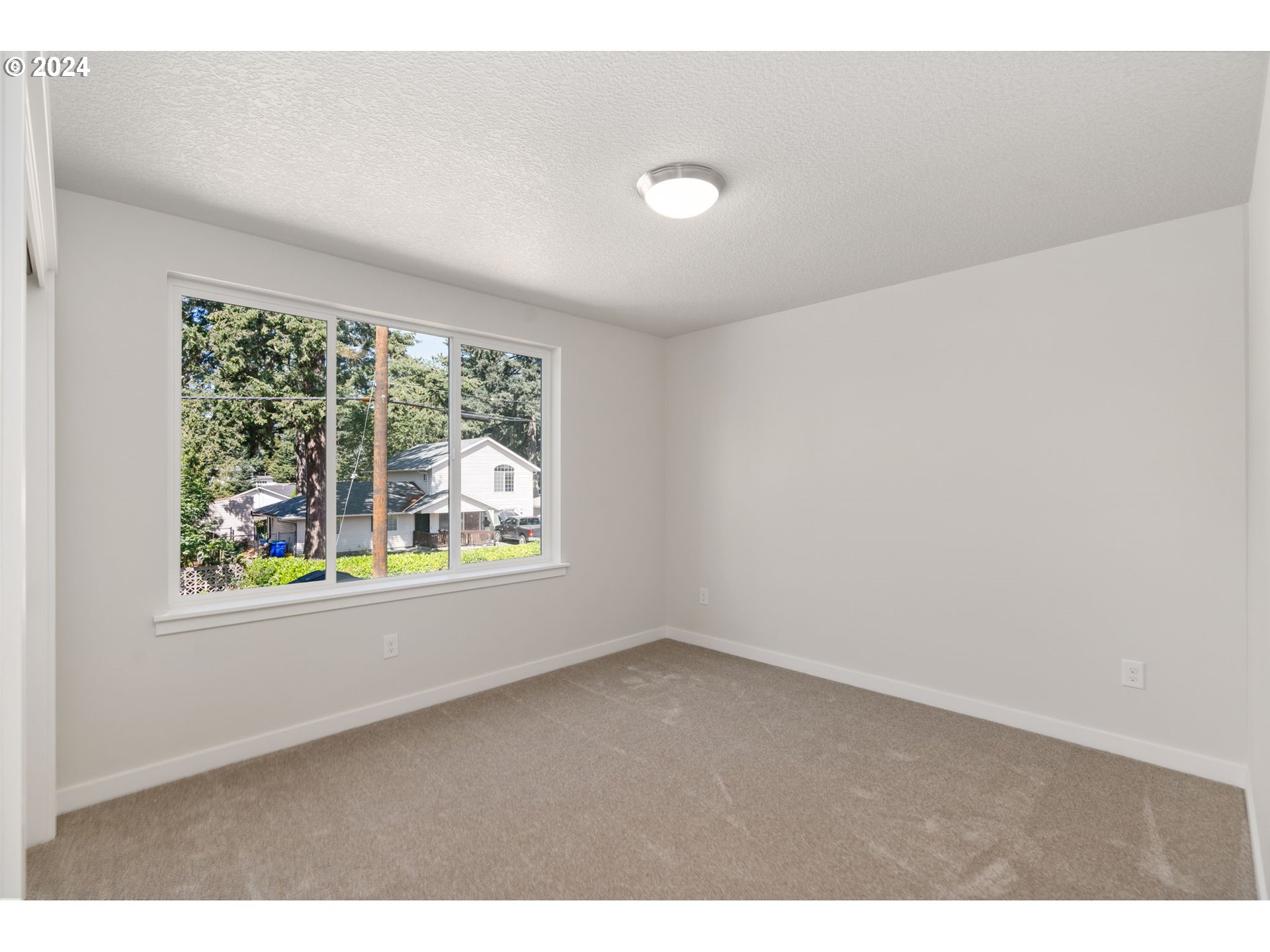 954 NE 126th AVE