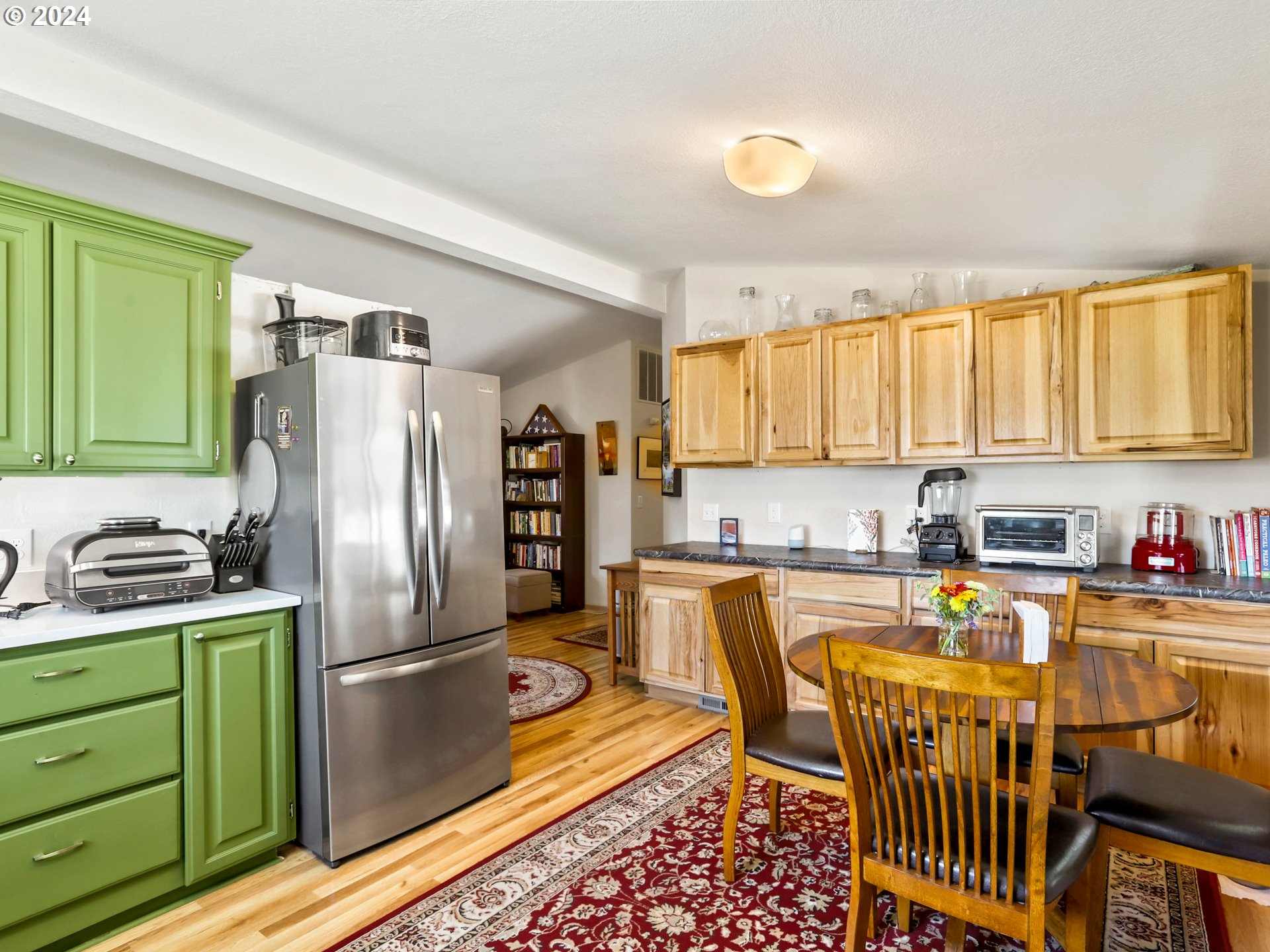 900 NE FRANCIS AVE 44