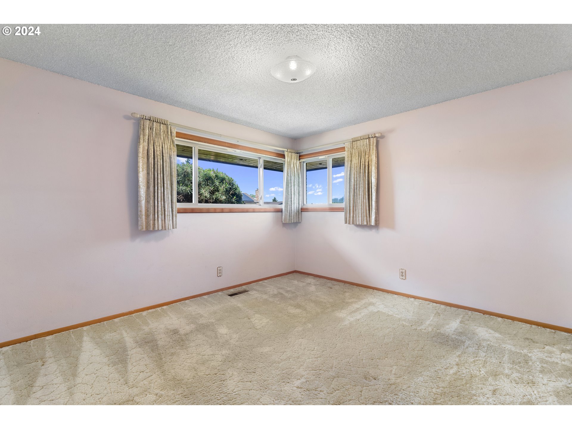 3212 NE 143RD AVE