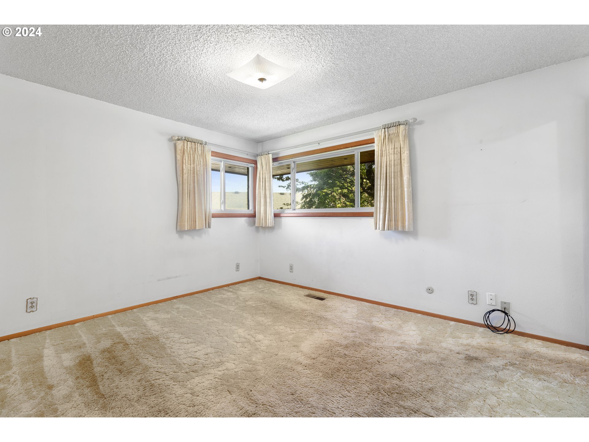 3212 NE 143RD AVE