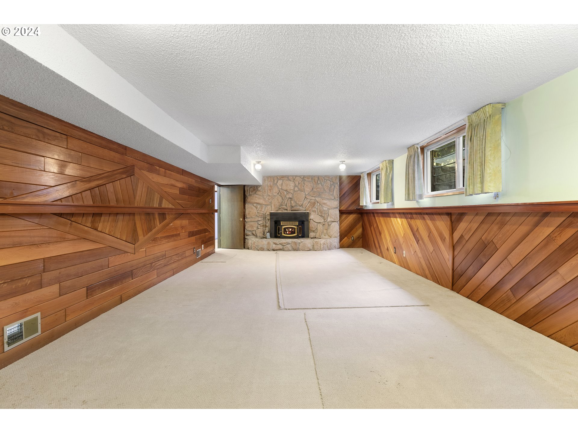 3212 NE 143RD AVE