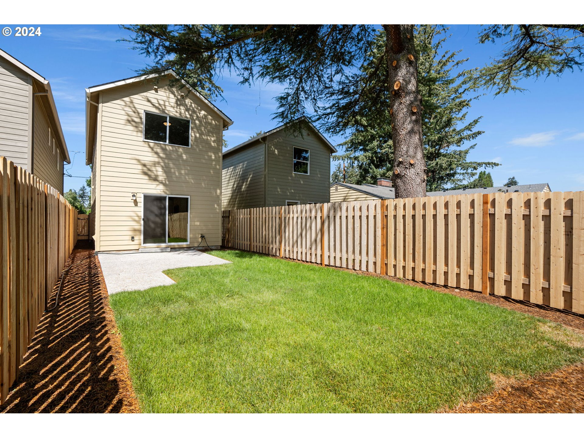 952 NE 126th AVE