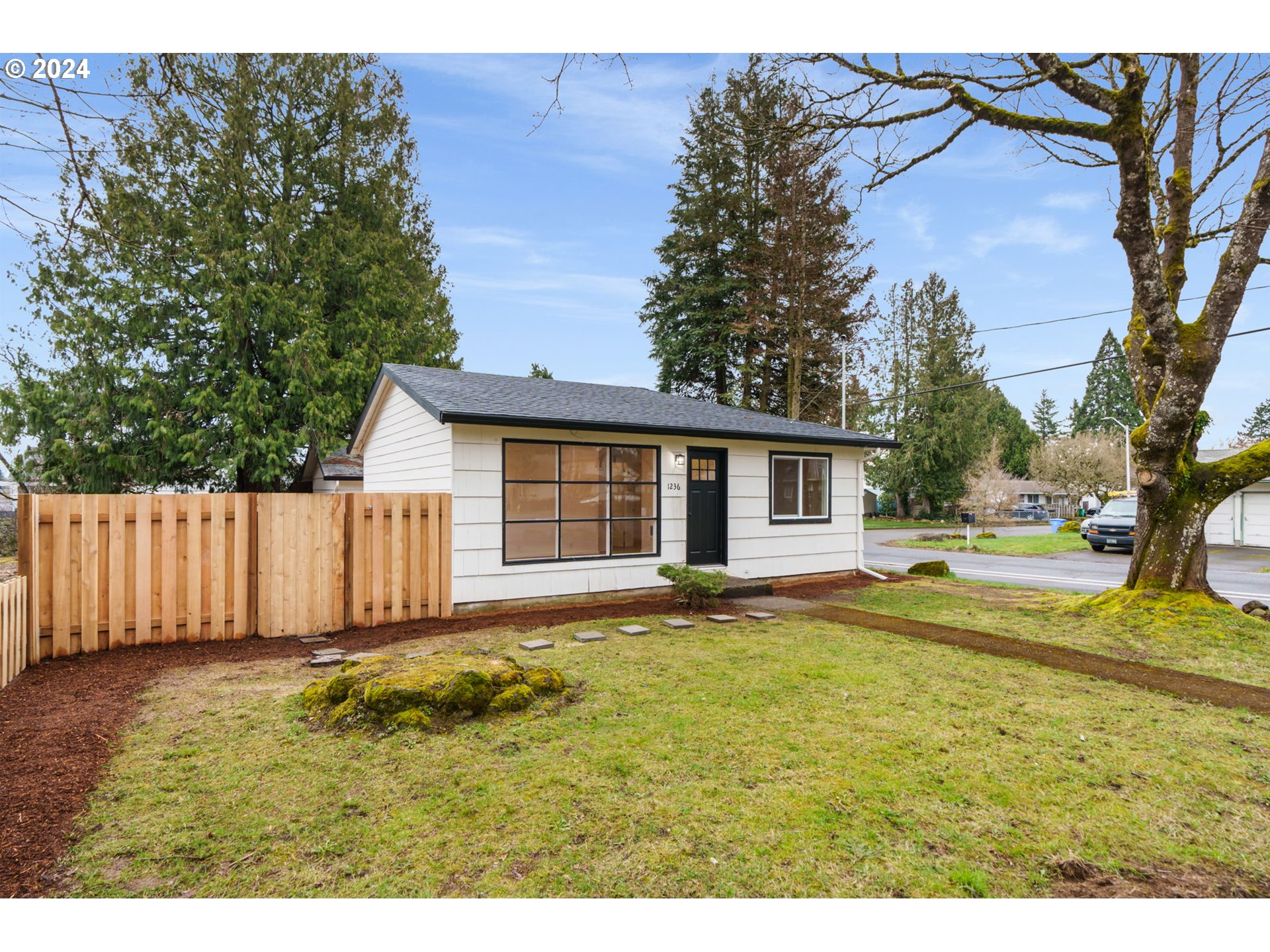 1236 SE 151ST AVE