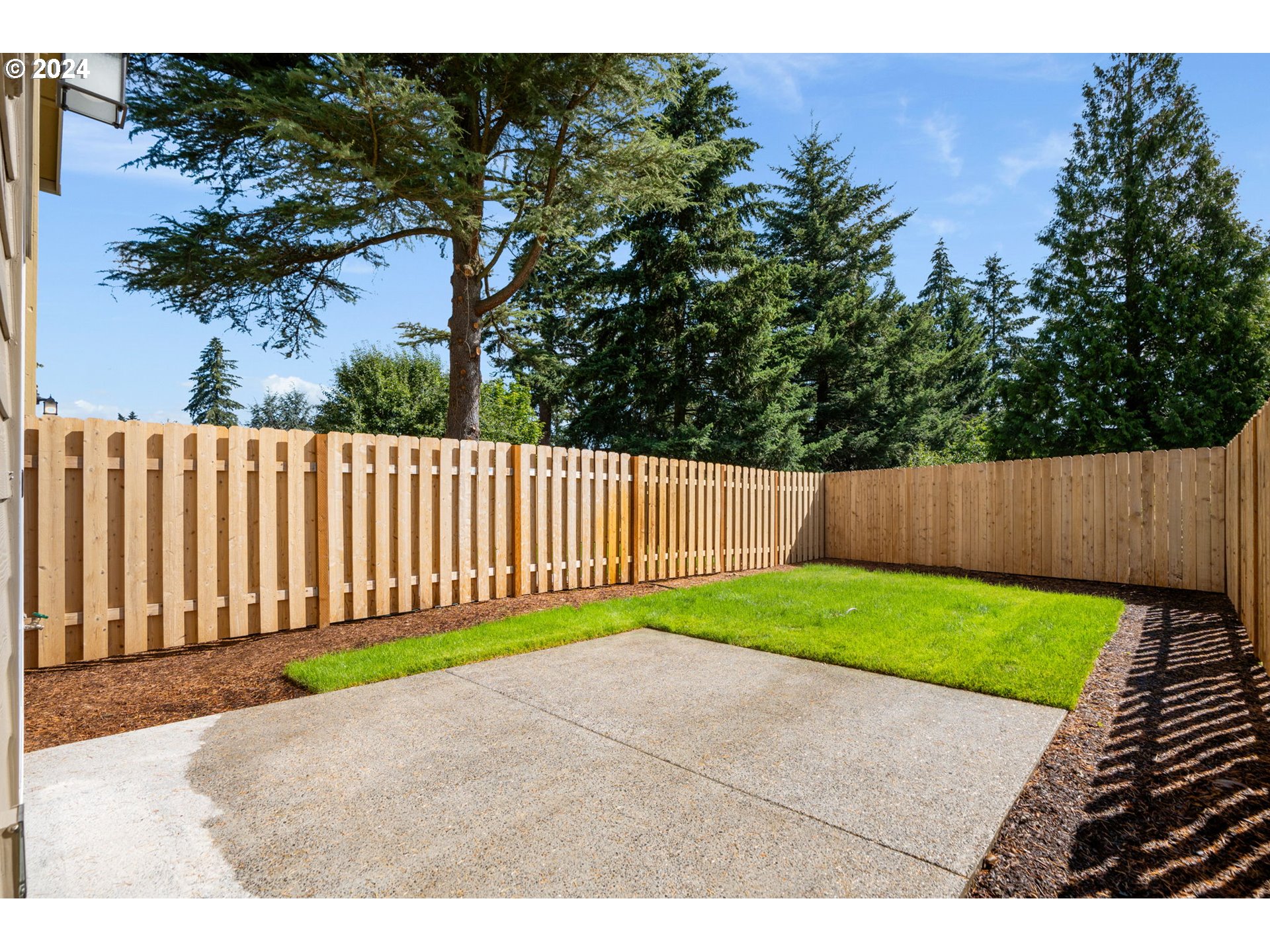 950 NE 126th AVE